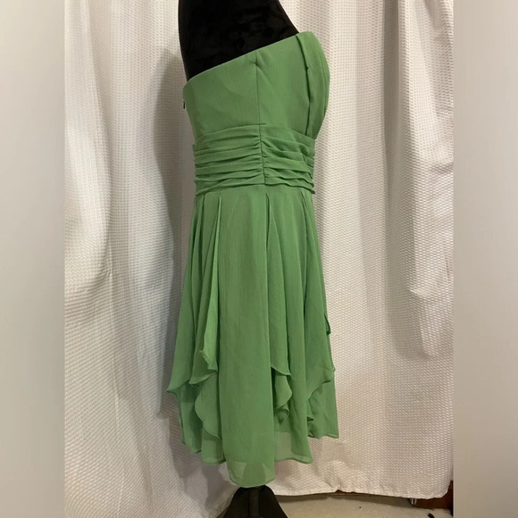 David’s Bridal Green Ruffled Strapless Dress Size 10 - Picture 5 of 8